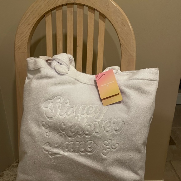Terry Cloth Embossed Beach Tote Bag - Stoney Clover Lane x Target White NWT - Picture 3 of 3
